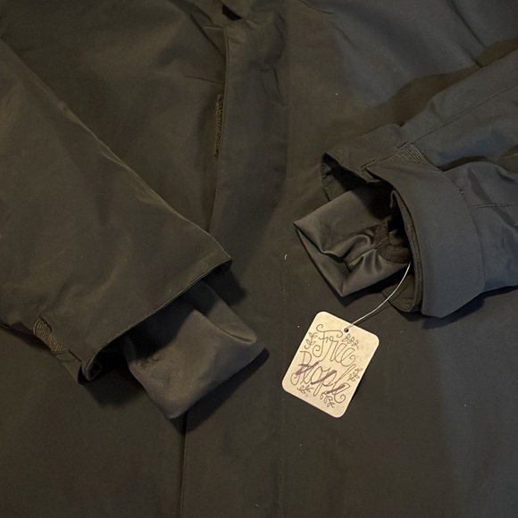 Volcom Eva Insulated Gore-Tex Jacket Size Medium NWT - Picture 15 of 17